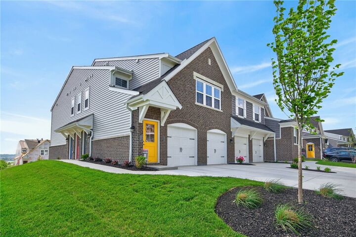 Property Photo:  405 Bethpage Way  OH 45036 