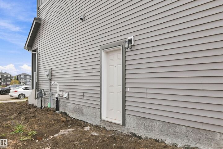 Property Photo:  255 Elliott Wynd  AB T8L 4E8 