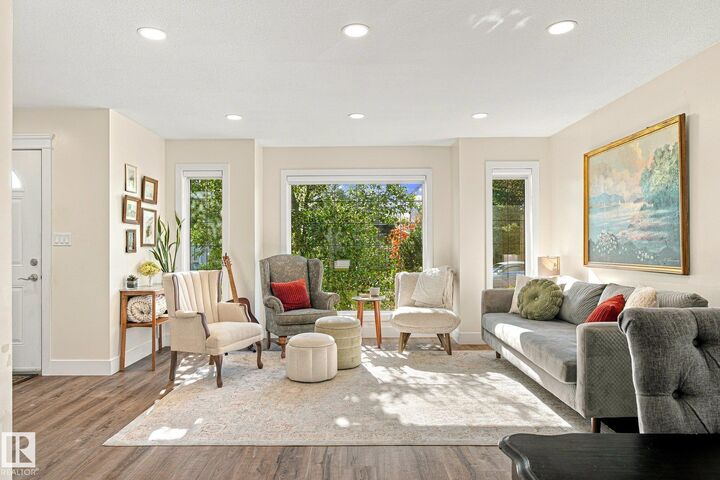 Property Photo:  1908 36 Avenue NW  AB T6T 1S9 