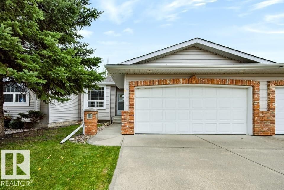 Property Photo:  9 Hillcrest Court  AB T7X 4A8 