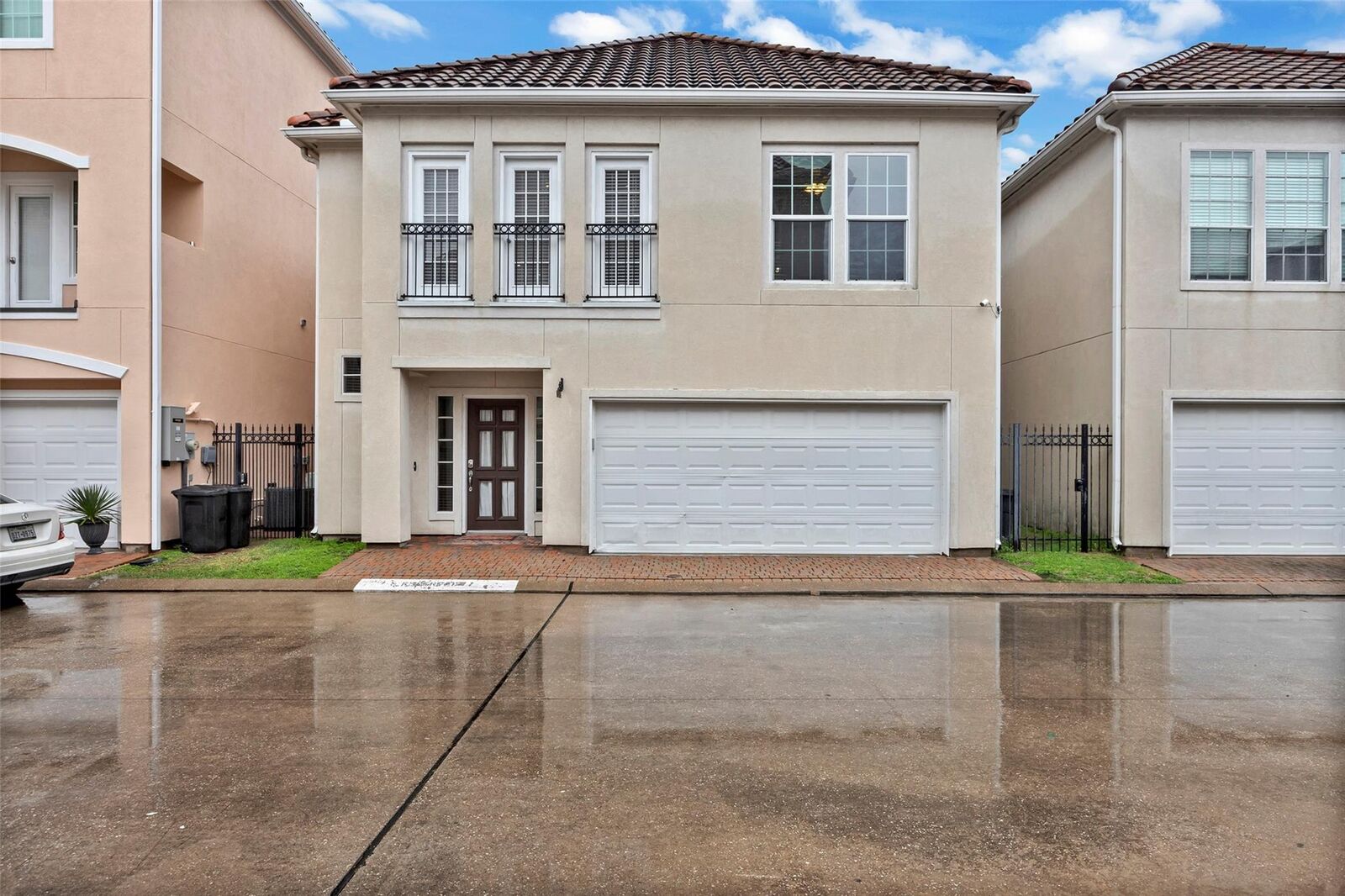 Property Photo:  6115 S Arrowana Lane  TX 77036 