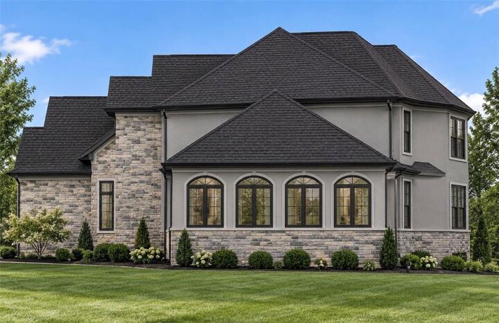 Property Photo: 4121 Meadow View Drive PA 18020