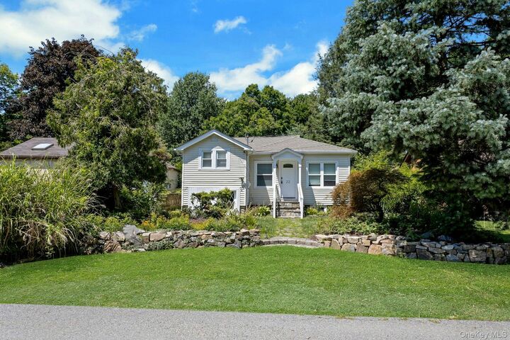 Property Photo:  22 Larch Dr Larch Drive  NY 10541 