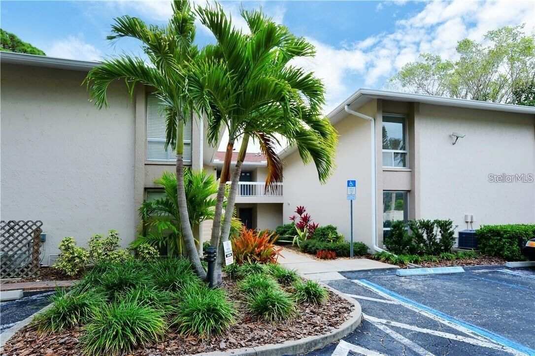 Property Photo:  2121 Wood Street 201  FL 34237 