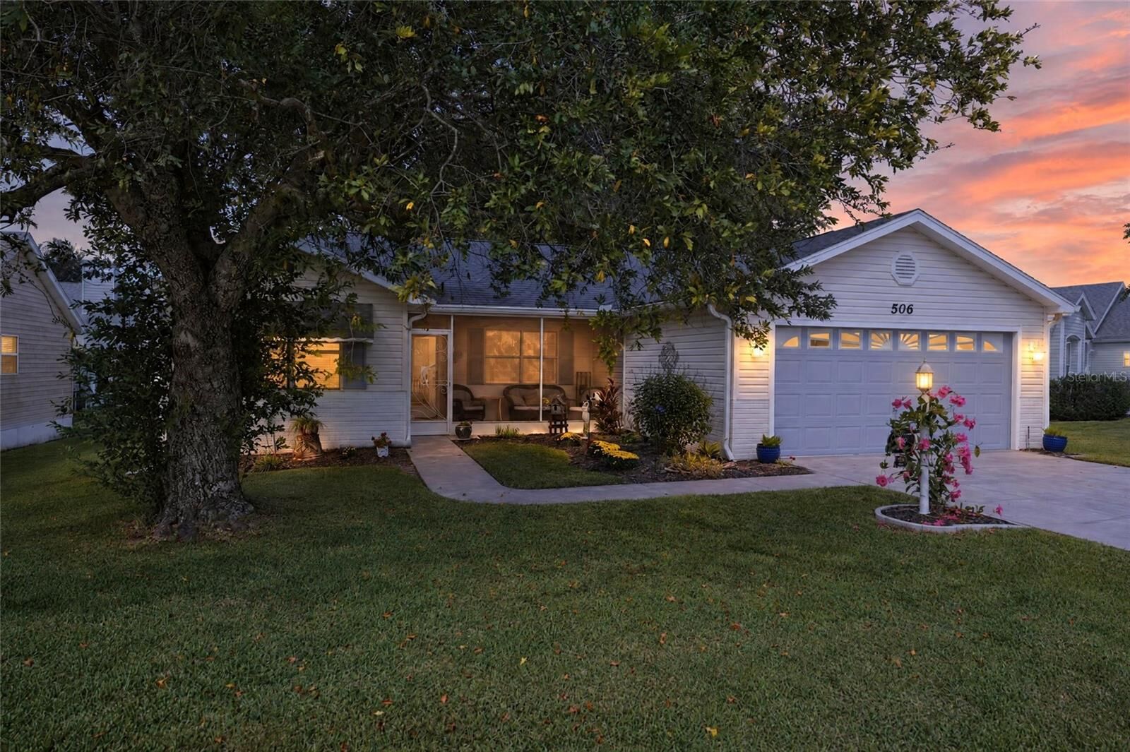 Property Photo:  506 Alcazar Court  FL 32159 