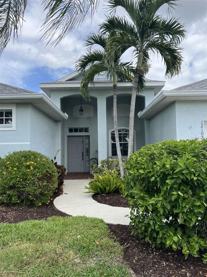 Property Photo:  12105 Beeflower Drive  FL 34202 