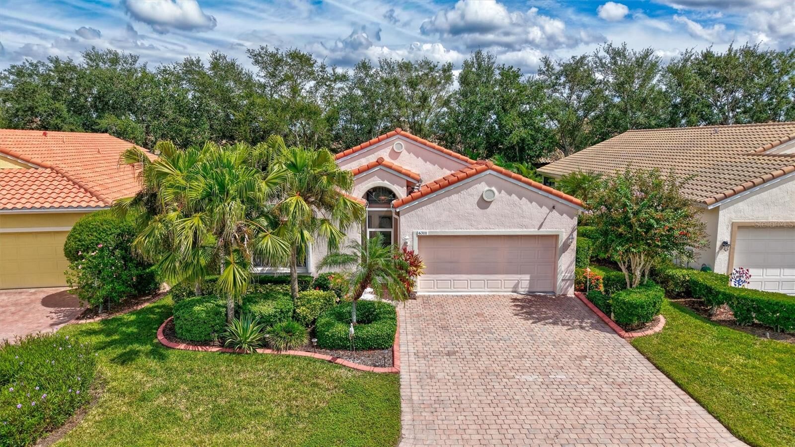 Property Photo: 6311 43rd Court E FL 34243