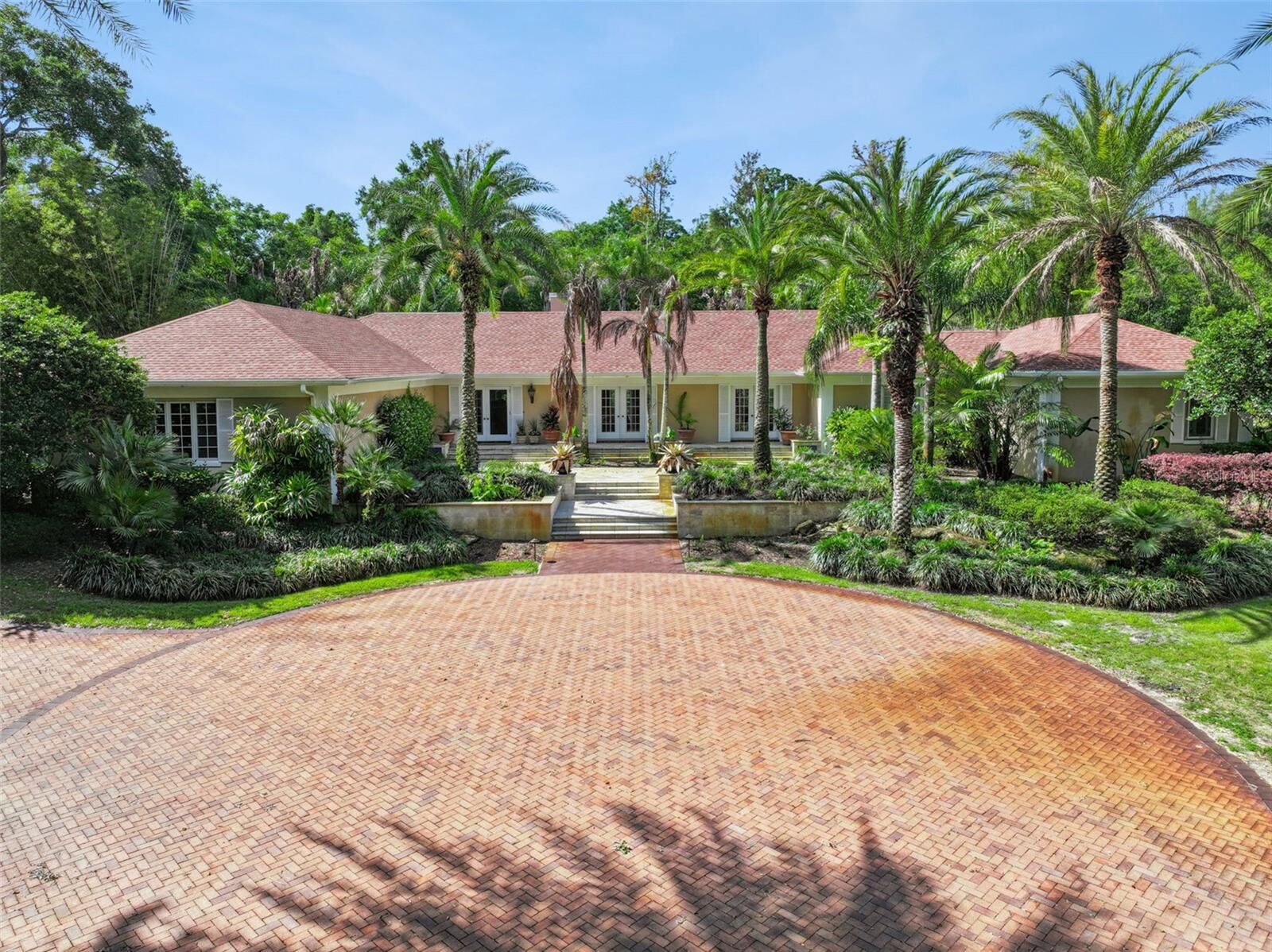Property Photo: 2300 N Scenic Highway 104 FL 33898