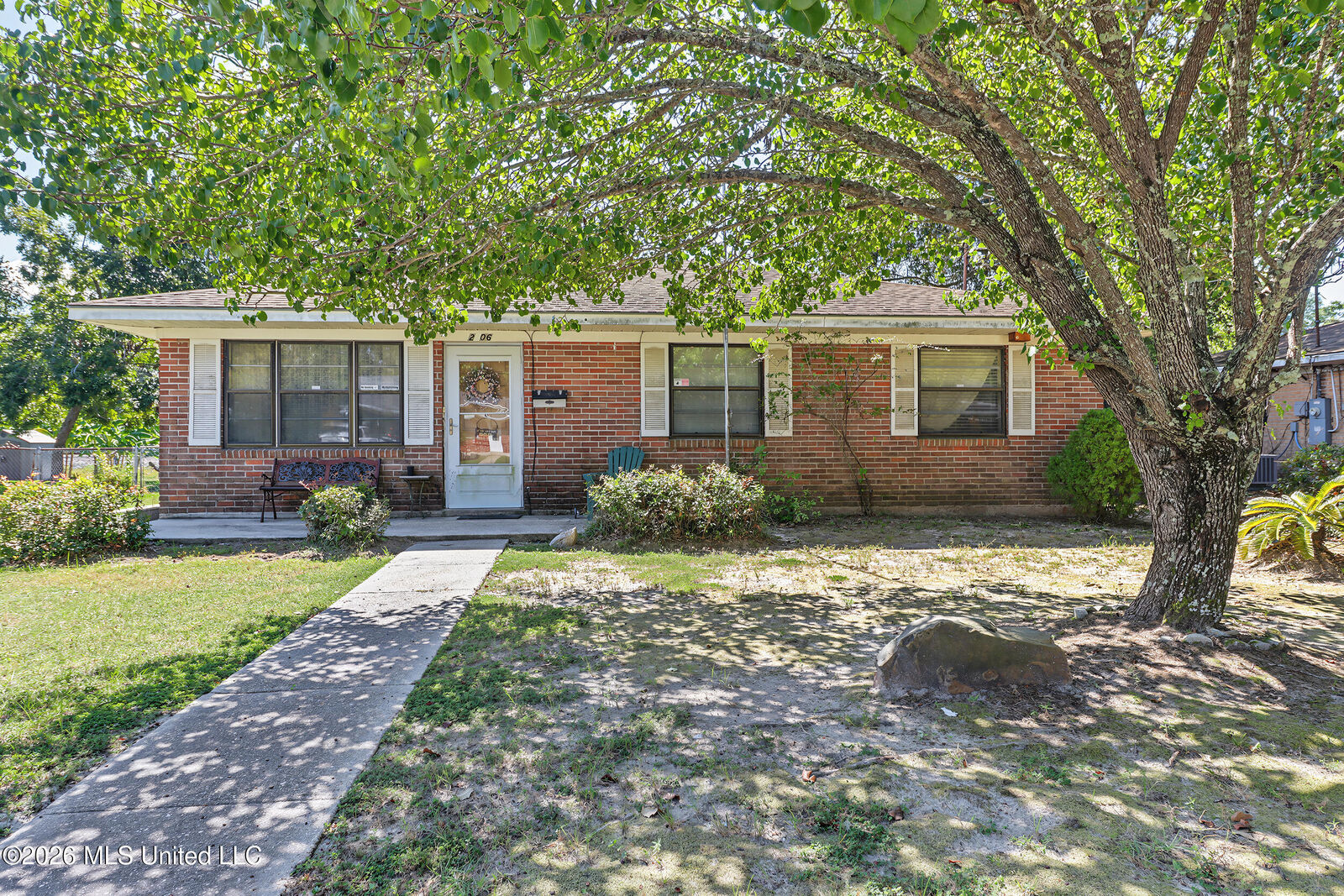 Property Photo: 2006 Collins Boulevard MS 39507