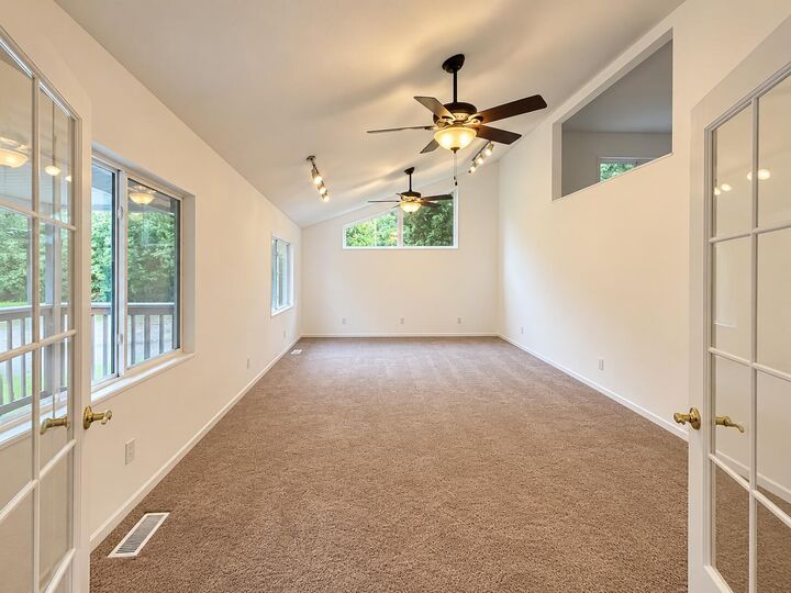 Property Photo:  729 Jay Street  MI 48809 