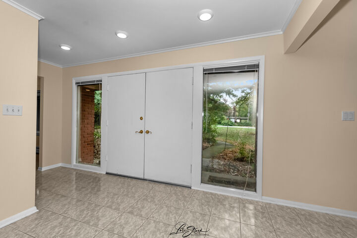 Property Photo:  10S073 Clarendon Hills Road  IL 60527 