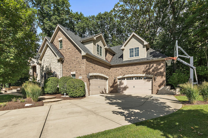 Property Photo: 20633 Charmaine Court IL 60423