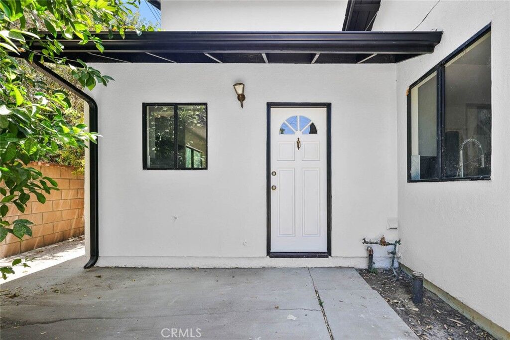 Property Photo: 7049 Salisbury Road 2 CA 91307