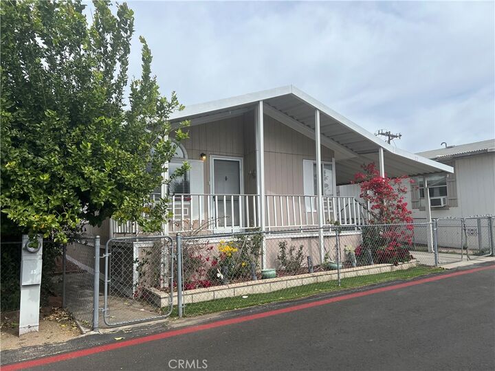 Property Photo:  8191 Calabash Ave 22  CA 92335 