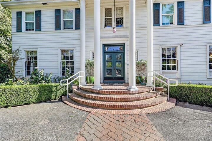 Property Photo: 575 Bear Creek Dr CA 95348