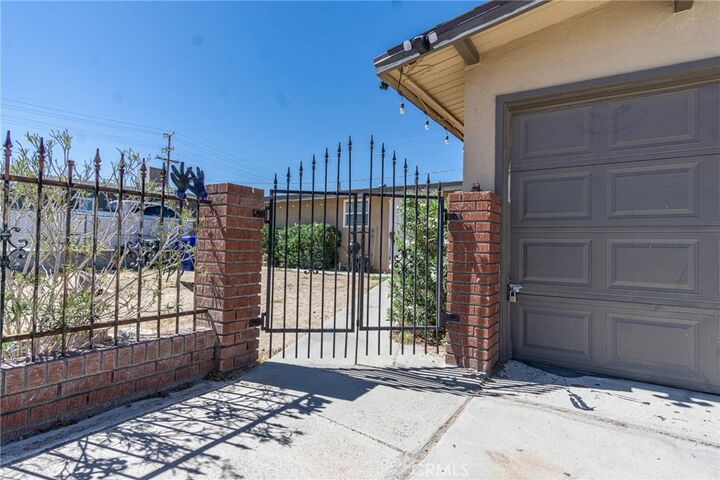 Property Photo:  560 S Muriel  CA 92311 