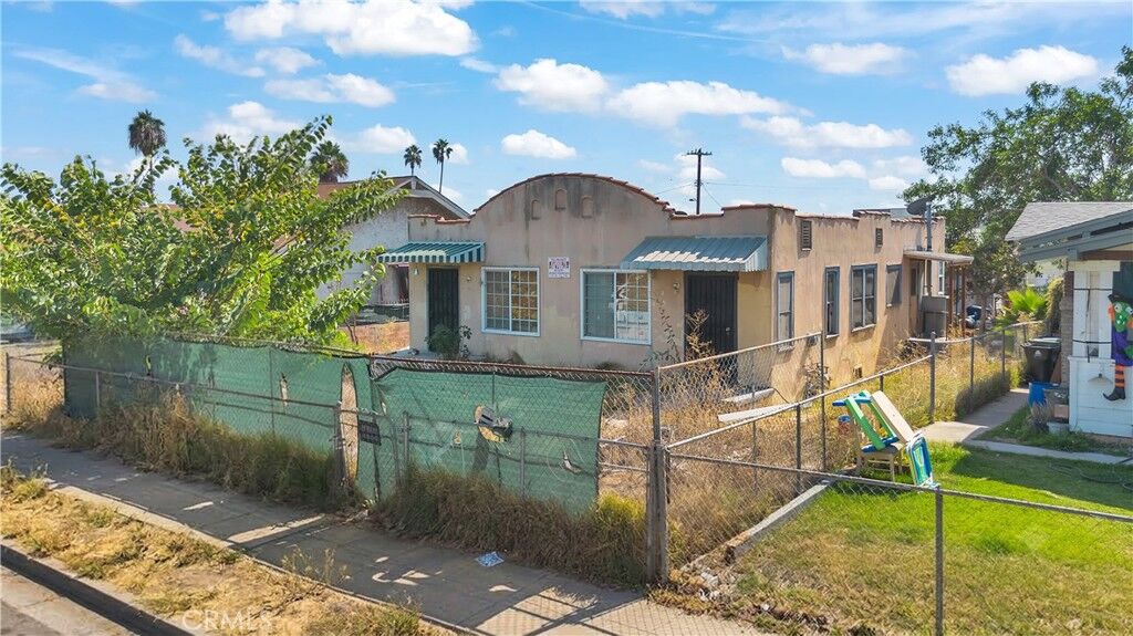 Property Photo: 3548 Sabina CA 90023