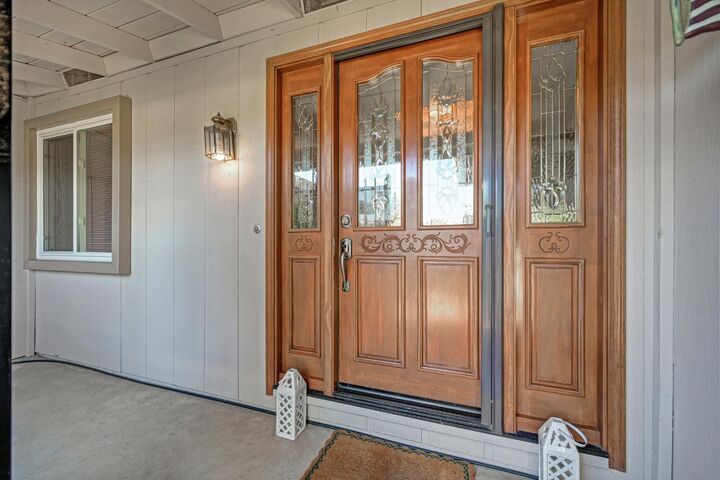 Property Photo: 5241 Ridgegate Way CA 95628