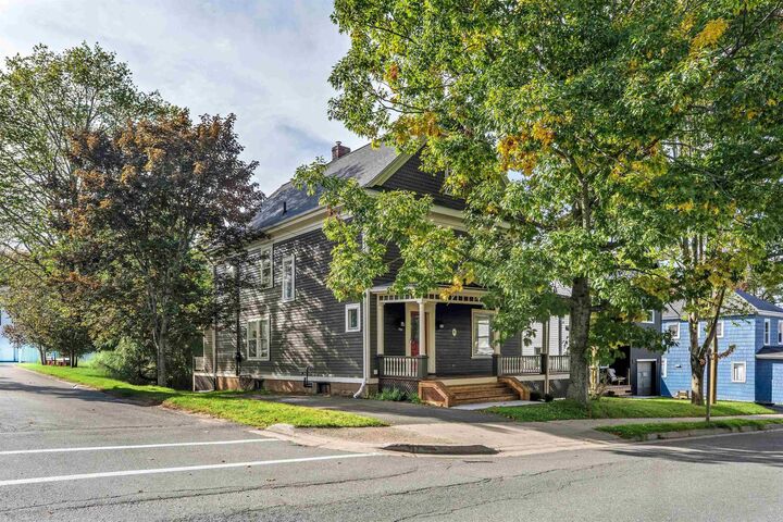 Property Photo:  140 Pleasant Street Street  NS B2N 3S4 