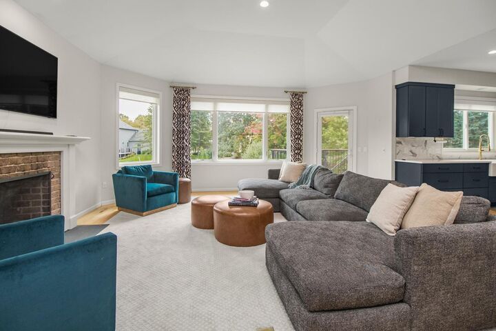 Property Photo:  818 Park Place Drive  MN 55118 