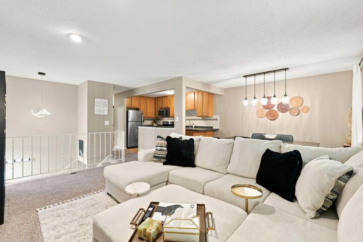 Property Photo: 1711 Hickory Hill Dr MN 55122