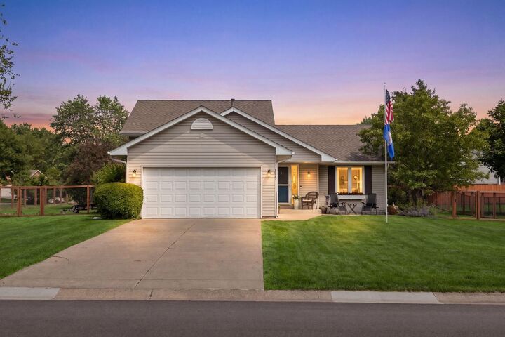 Property Photo:  1049 Bonnieview Drive  MN 55129 