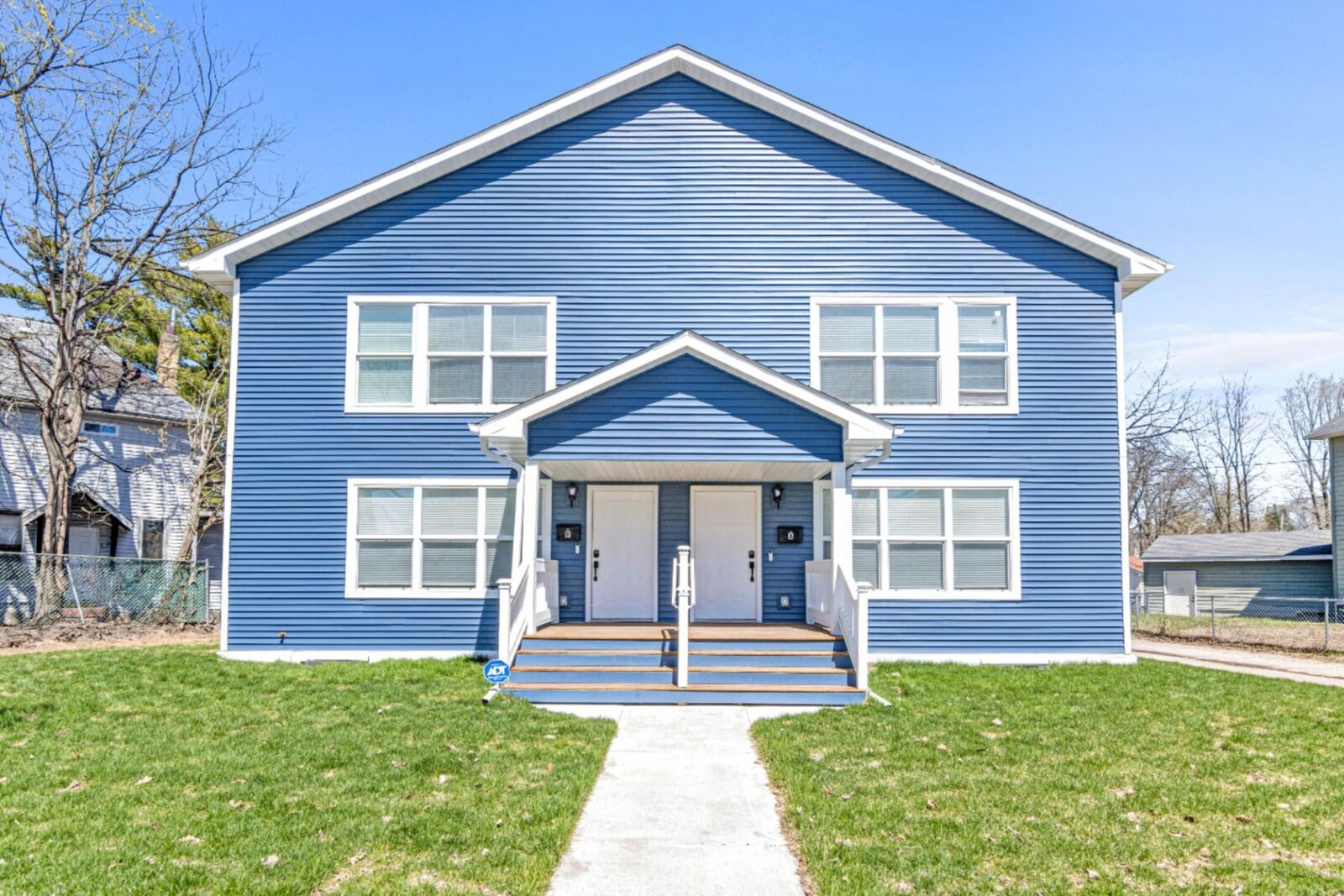 Property Photo:  1918 Hillside Avenue N  MN 55411 