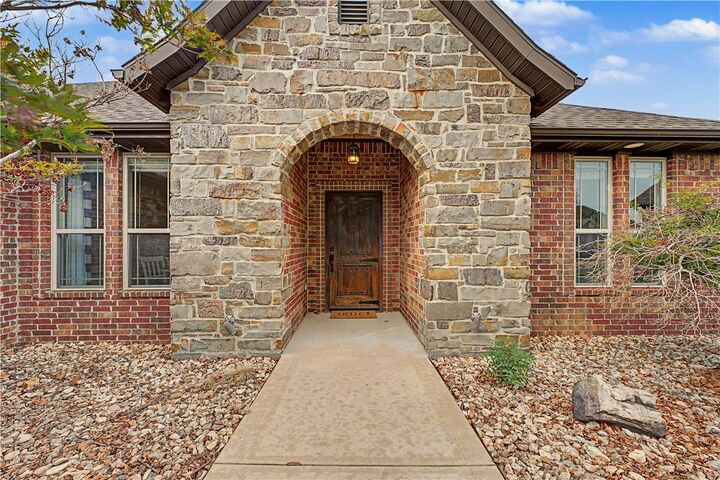 Property Photo: 4405 W Canopy Meadows Drive AR 72758