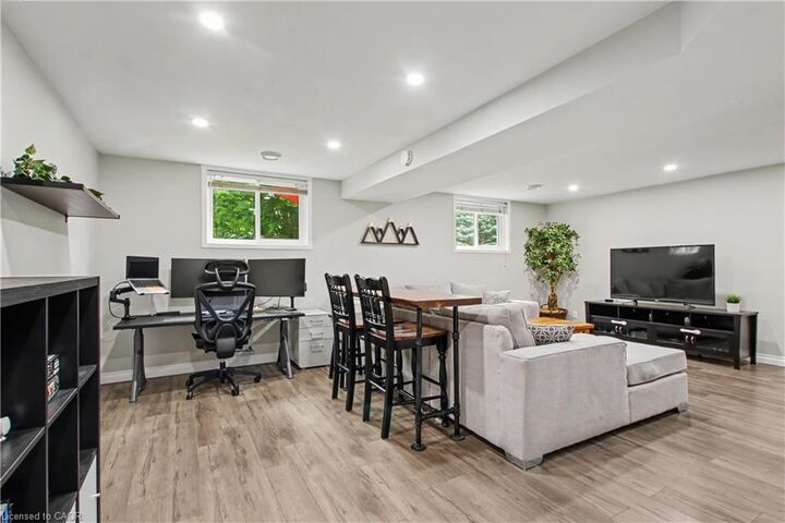 Property Photo:  484 Redfox Road B  ON N2K 2V8 