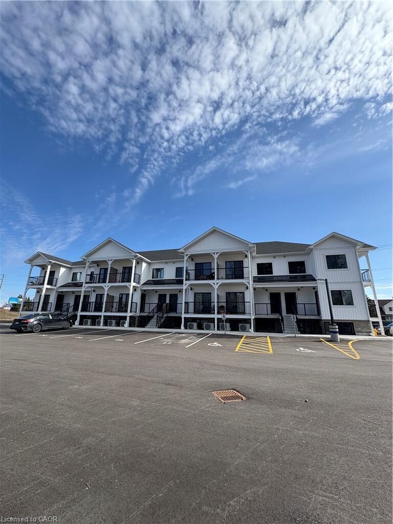 Property Photo: 600 Norfolk Street 105 ON N3Y 0H5