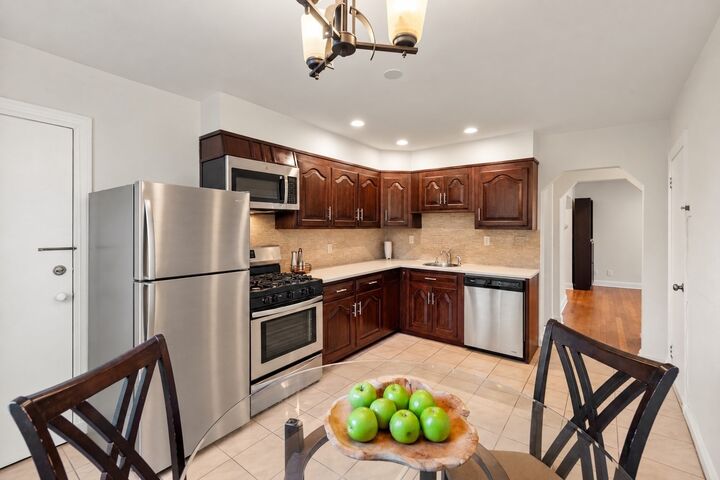 Property Photo:  30 Ocean Street 4  MA 01902 