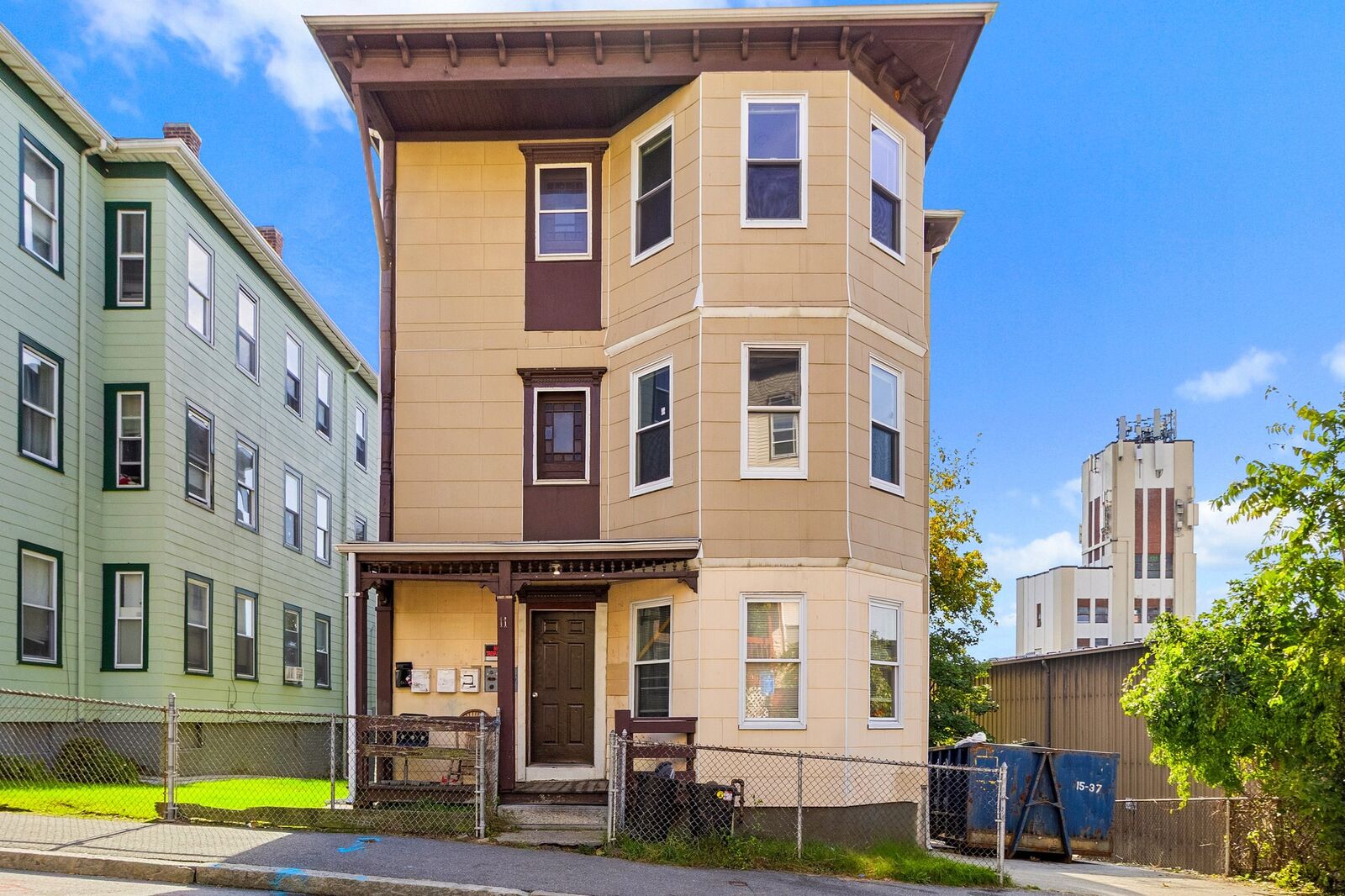 Property Photo:  11 Glenwood St  MA 01610 