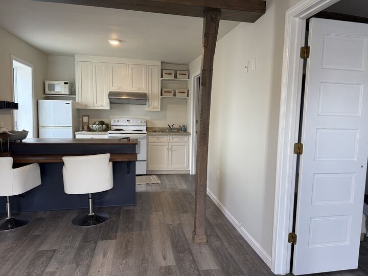 Property Photo:  77 Rocky Neck Ave 1  MA 01930 