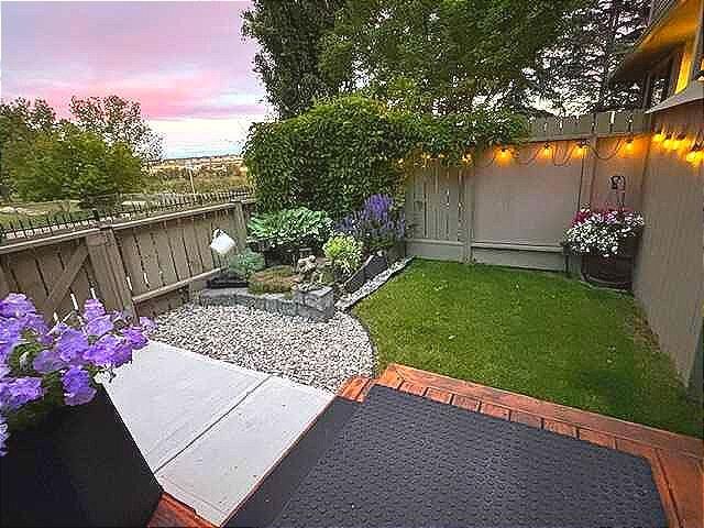 Property Photo: 203 Lynnview Road SE 110S AB T2C 2C6