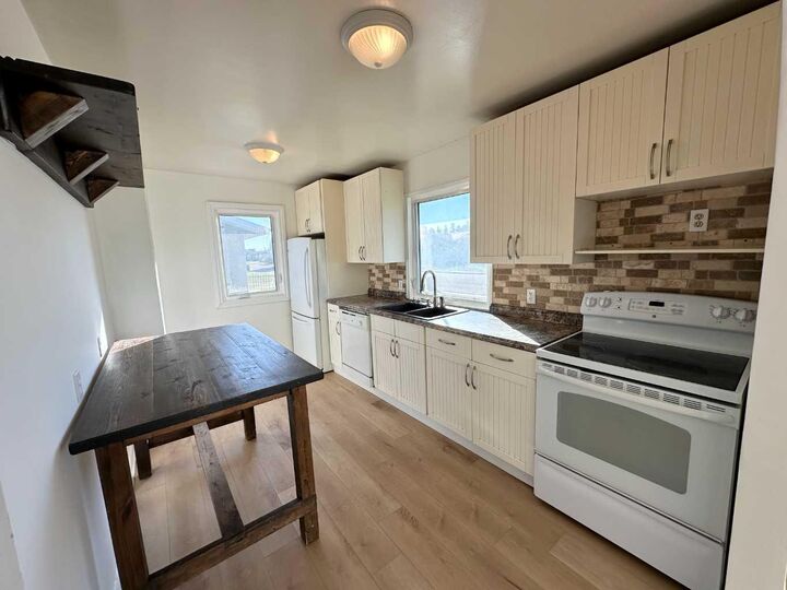 Property Photo:  4514 53 Avenue  AB T9X 1R4 