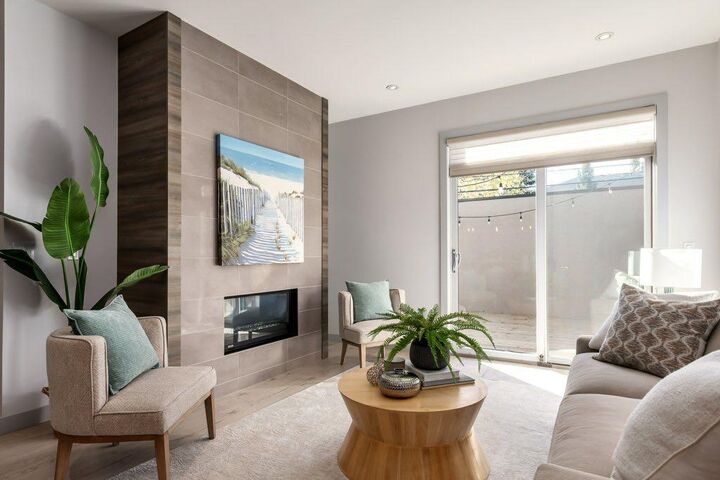Property Photo:  1739 36 Avenue SW 2  AB T2T 2G4 