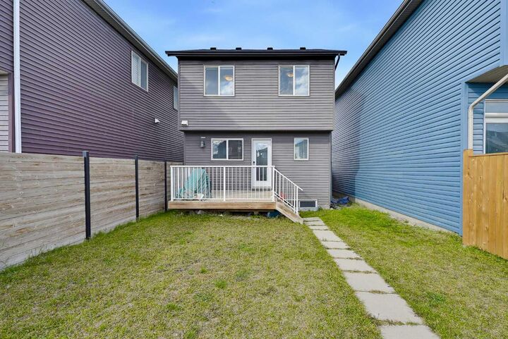 Property Photo:  117 Howse Avenue NE  AB T3P 0W1 