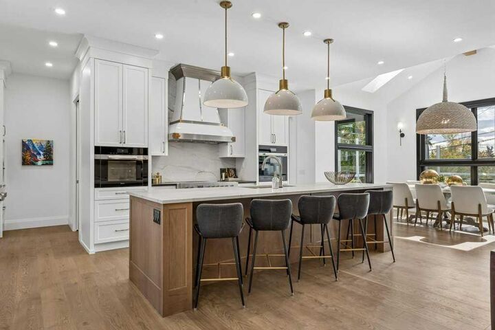 Property Photo: 1217 38 Avenue SW AB T2T 2J3