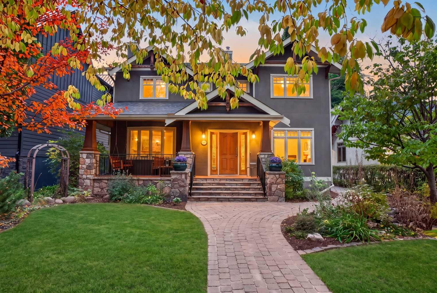 Property Photo: 3017 3 Street SW AB T2S 1V2