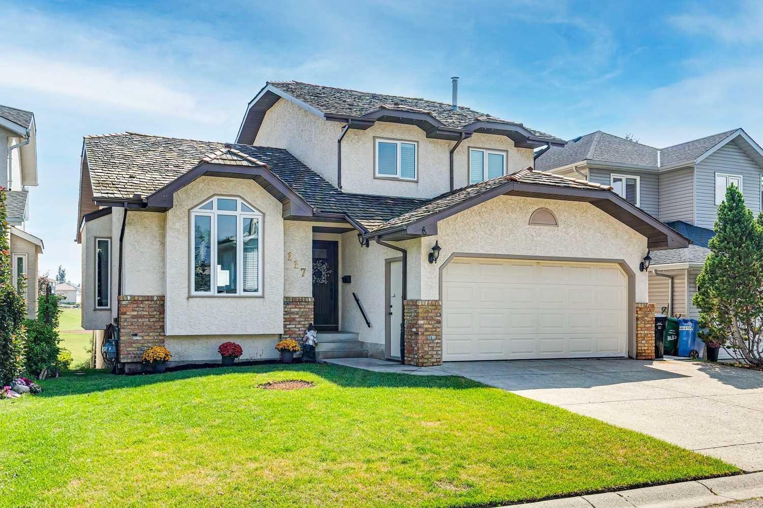 Property Photo:  117 Hawkbury Close NW  AB T3G 3E3 