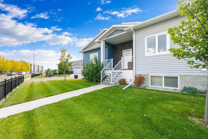 Property Photo: 401 Southlands Boulevard SE 1303 AB T1B 0T1