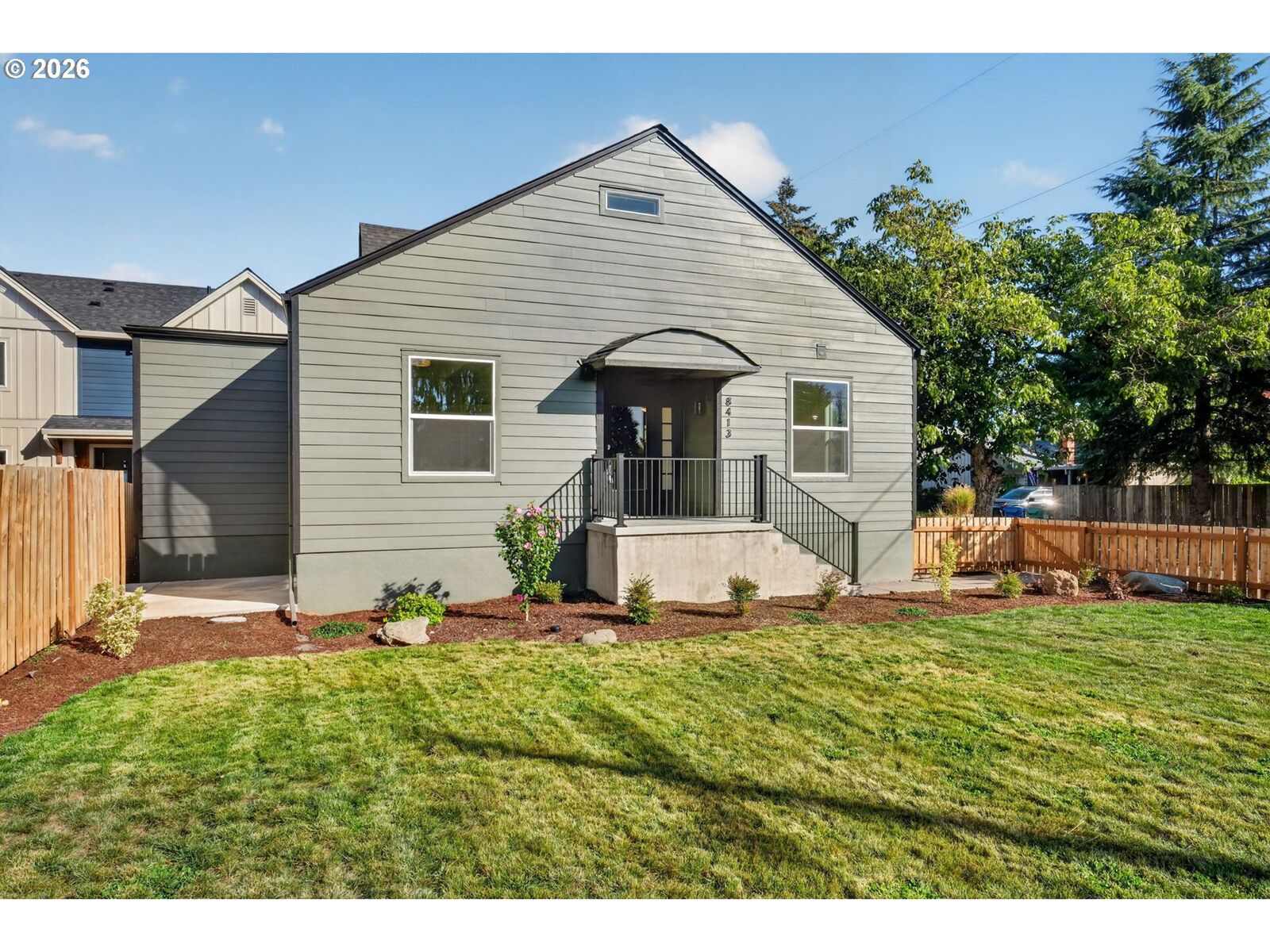 Property Photo: 8413 NE Hassalo St OR 97220