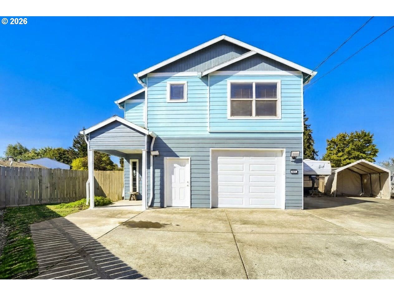 Property Photo: 561 NE 28th Ave OR 97124