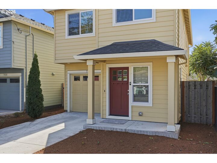 Property Photo: 7118 SE Fern Ave OR 97206