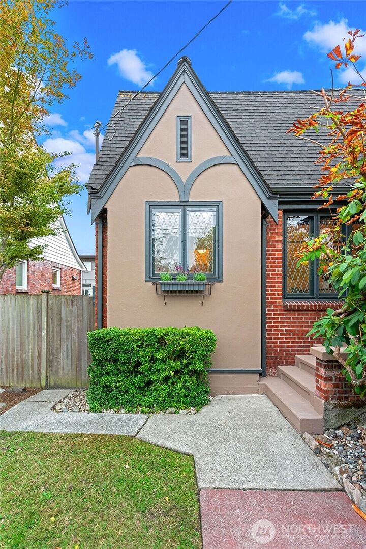 Property Photo: 825 NW 57th Street WA 98107
