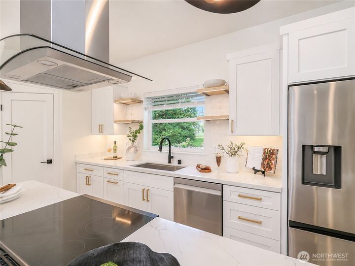 Property Photo:  3333  Nassau St  WA 98201 