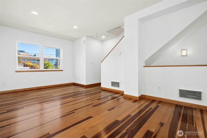 Property Photo:  4331  9th Avenue NE C  WA 98105 