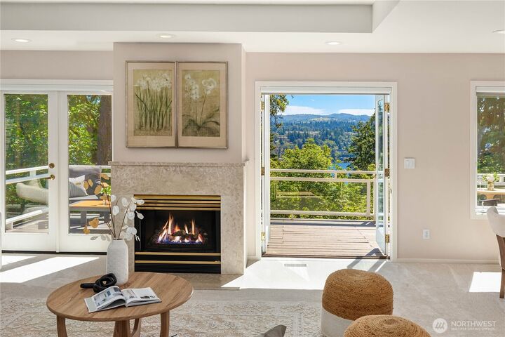 Property Photo:  9210  Parkwood Ridge Road  WA 98040 