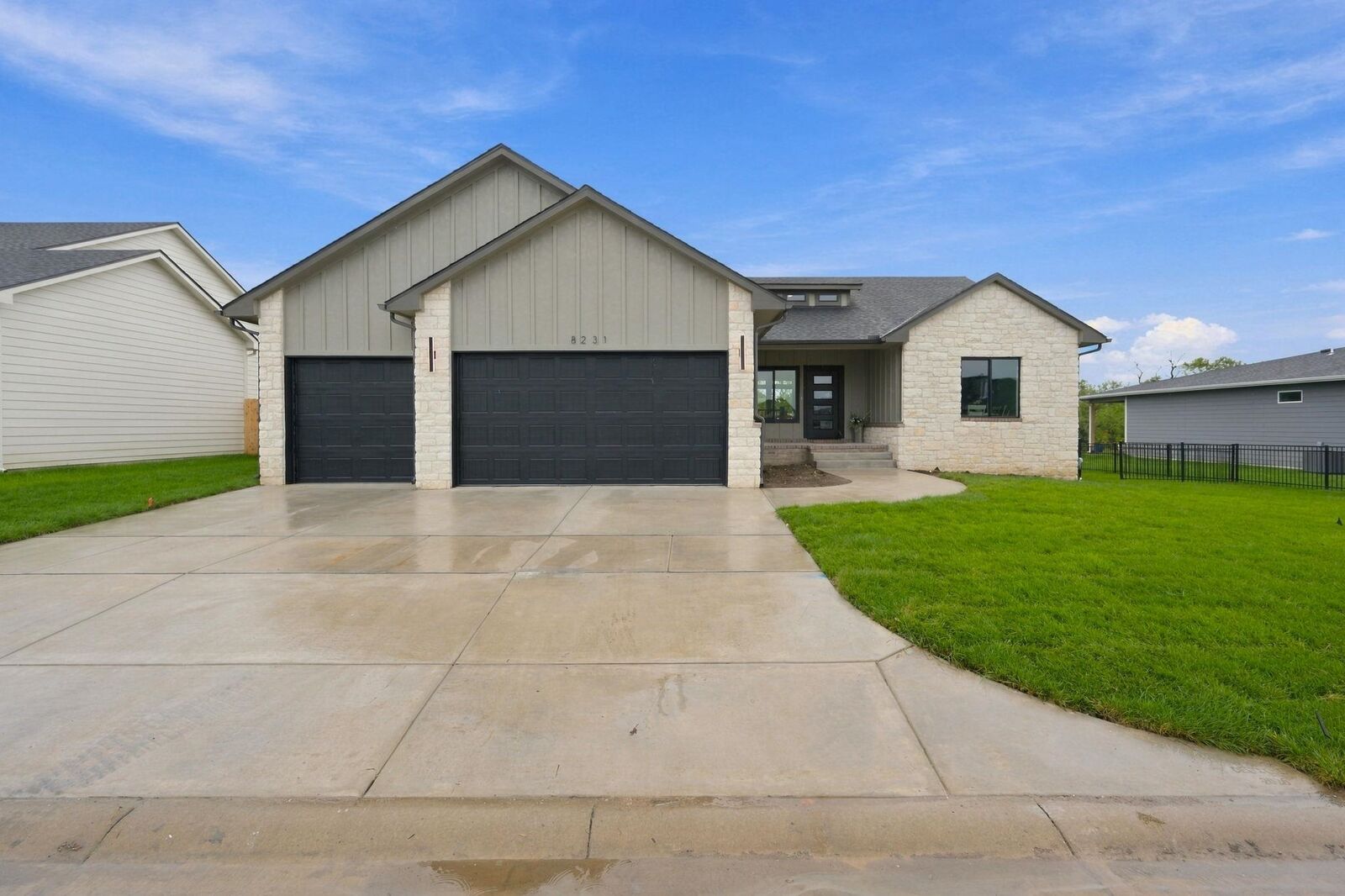 Property Photo:  8231 E Summerside Pl  KS 67226 