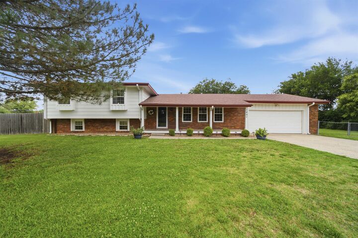 Property Photo: 1401 S Fieldcrest KS 67209